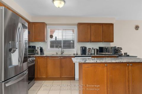 Photo 4 at 82 Bishop Drive, Ardagh, Barrie