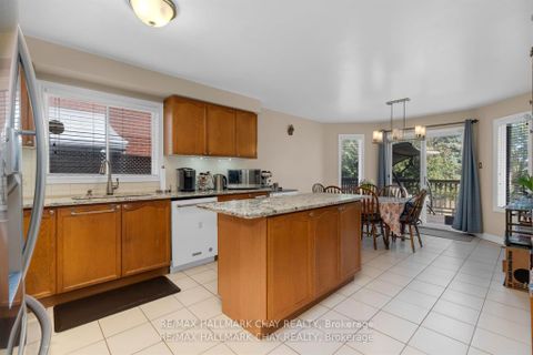 Photo 6 at 82 Bishop Drive, Ardagh, Barrie