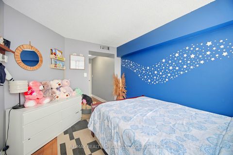 Photo 3 at 611 - 1 Rowntree Road, Jamestown, Toronto