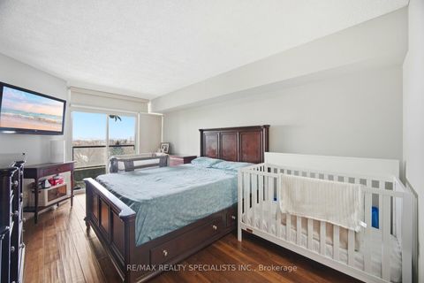 Photo 5 at 611 - 1 Rowntree Road, Jamestown, Toronto