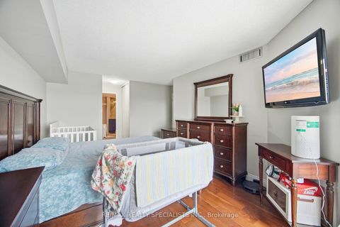 Photo 6 at 611 - 1 Rowntree Road, Jamestown, Toronto