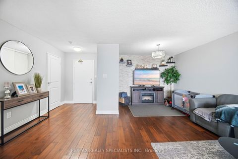 Photo 12 at 611 - 1 Rowntree Road, Jamestown, Toronto