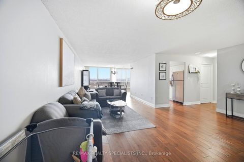 Photo 14 at 611 - 1 Rowntree Road, Jamestown, Toronto
