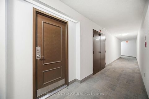 Photo 26 at 611 - 1 Rowntree Road, Jamestown, Toronto