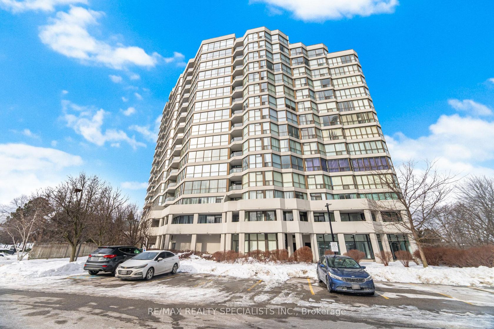 611 - 1 Rowntree Road, Jamestown, Toronto 