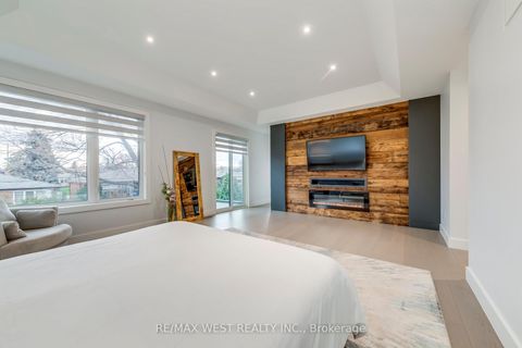 Photo 19 at 6 Creston Road, Glen Park, Toronto