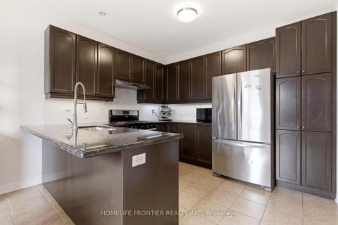 Photo 11 at 475 Kwapis Boulevard, Woodland Hill, Newmarket