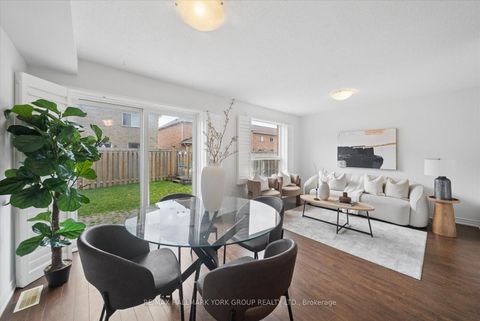 Photo 9 at 70 - 50 Southwoods Crescent, Holly, Barrie