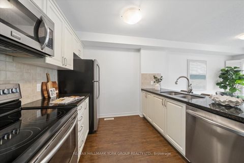 Photo 14 at 70 - 50 Southwoods Crescent, Holly, Barrie