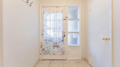 Photo 15 at 1 - 20 Crockamhill Drive, Agincourt North, Toronto