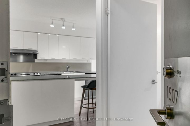 Photo 3 at 1507 - 33 Singer Court, Bayview Village, Toronto