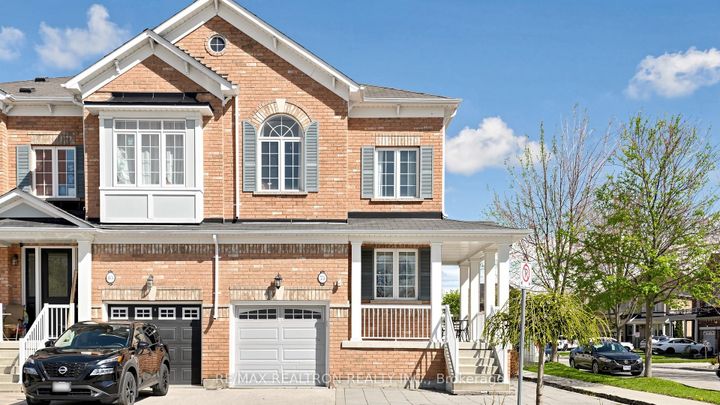 Photo 2 at 75 Gosnel Circle, Bradford, Bradford West Gwillimbury