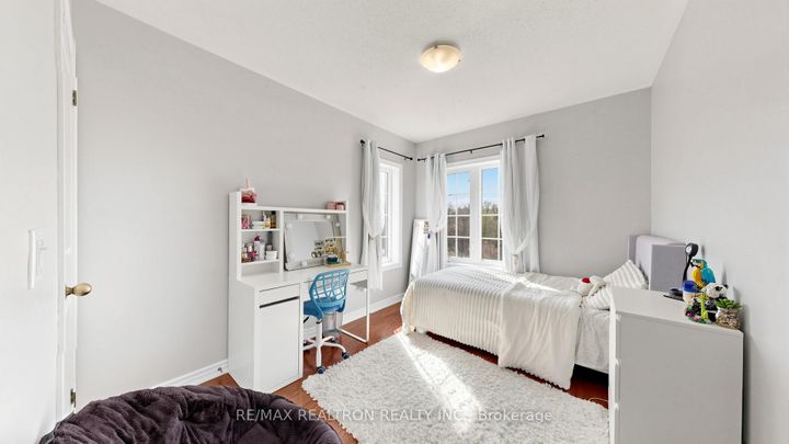 Photo 24 at 75 Gosnel Circle, Bradford, Bradford West Gwillimbury