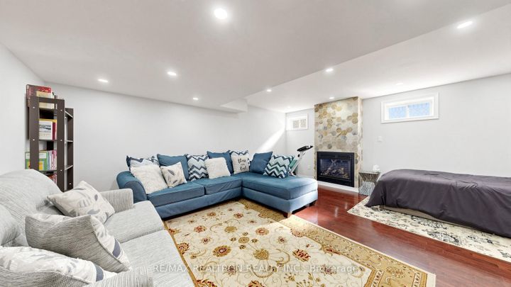 Photo 32 at 75 Gosnel Circle, Bradford, Bradford West Gwillimbury