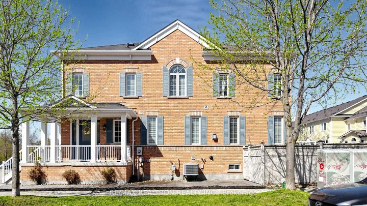 Photo 37 at 75 Gosnel Circle, Bradford, Bradford West Gwillimbury