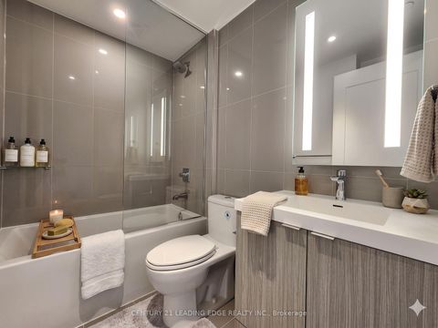 Photo 11 at 3418 - 585 Bloor Street E, North St. James Town, Toronto