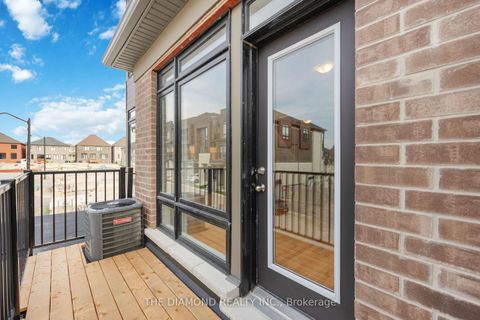 Photo 32 at 27 Gunton Street, Bayview Northeast, Aurora