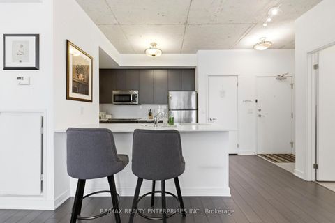 Photo 4 at 605 - 400 Wellington Street W, Waterfront Communities C1, Toronto
