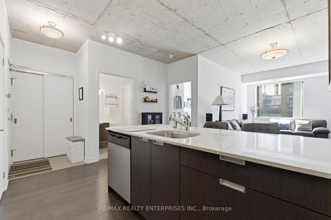 Photo 6 at 605 - 400 Wellington Street W, Waterfront Communities C1, Toronto