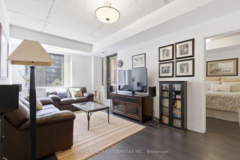 Photo 9 at 605 - 400 Wellington Street W, Waterfront Communities C1, Toronto