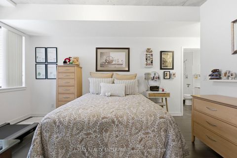 Photo 15 at 605 - 400 Wellington Street W, Waterfront Communities C1, Toronto