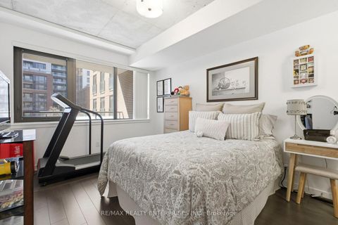 Photo 16 at 605 - 400 Wellington Street W, Waterfront Communities C1, Toronto