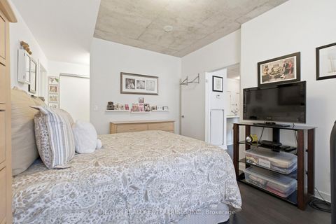 Photo 17 at 605 - 400 Wellington Street W, Waterfront Communities C1, Toronto