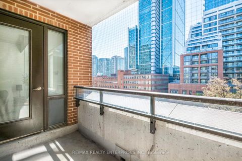 Photo 22 at 605 - 400 Wellington Street W, Waterfront Communities C1, Toronto