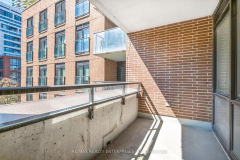 Photo 23 at 605 - 400 Wellington Street W, Waterfront Communities C1, Toronto