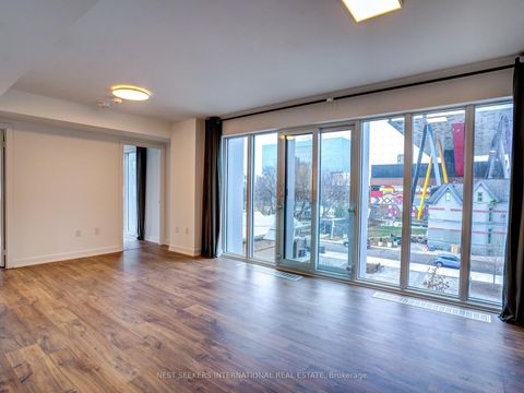 Photo 4 at 404 - 50 McCaul Street, Chinatown, Toronto