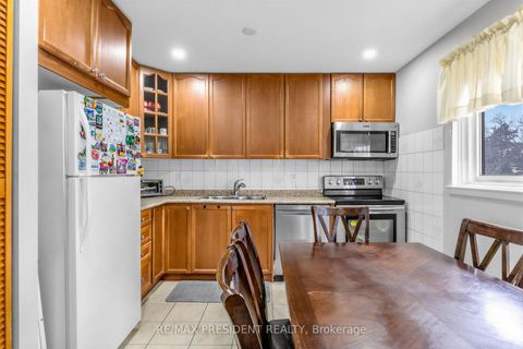 Photo 6 at 20 - 120 Murison Boulevard, Malvern, Toronto
