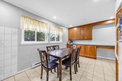 Photo 8 at 20 - 120 Murison Boulevard, Malvern, Toronto