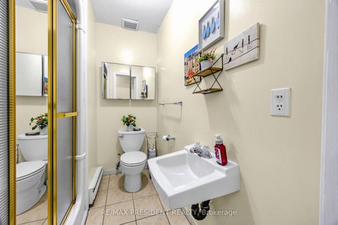 Photo 9 at 20 - 120 Murison Boulevard, Malvern, Toronto