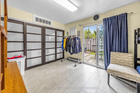 Photo 10 at 20 - 120 Murison Boulevard, Malvern, Toronto