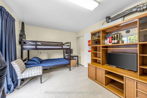Photo 11 at 20 - 120 Murison Boulevard, Malvern, Toronto