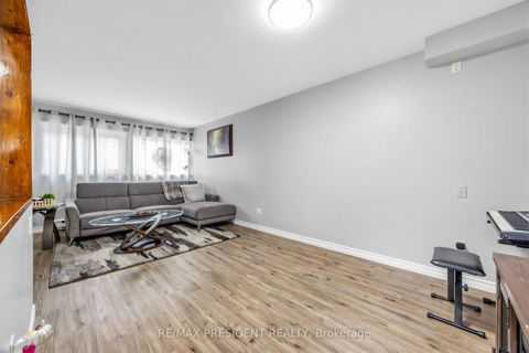 Photo 13 at 20 - 120 Murison Boulevard, Malvern, Toronto