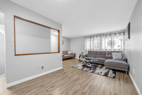 Photo 15 at 20 - 120 Murison Boulevard, Malvern, Toronto