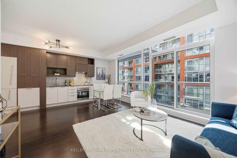 Photo 9 at 314 - 30 Nelson Street, Waterfront Communities C1, Toronto
