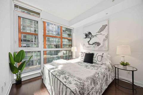 Photo 17 at 314 - 30 Nelson Street, Waterfront Communities C1, Toronto