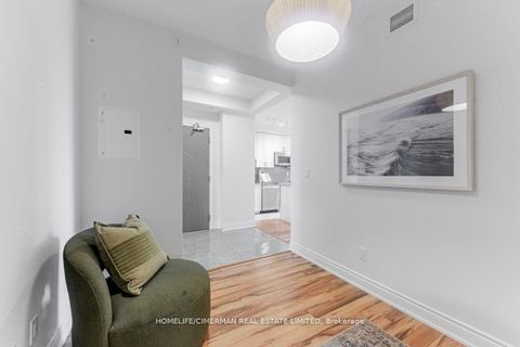 Photo 8 at 1211B - 9090 Yonge Street, South Richvale, Richmond Hill