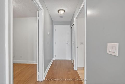 Photo 4 at 622 - 25 Greenview Avenue, Newtonbrook West, Toronto