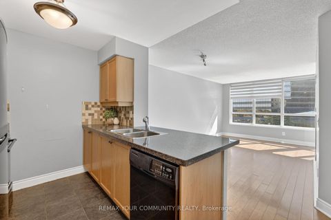 Photo 5 at 622 - 25 Greenview Avenue, Newtonbrook West, Toronto