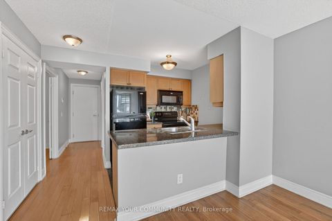 Photo 10 at 622 - 25 Greenview Avenue, Newtonbrook West, Toronto