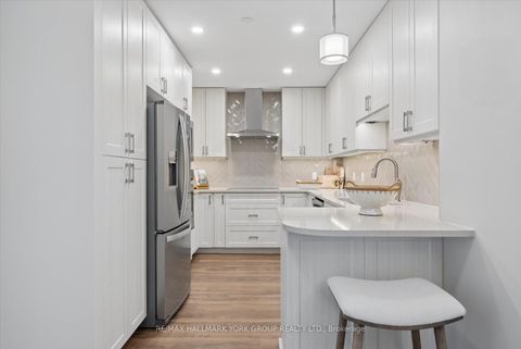 Photo 6 at 402 - 460 William Graham Drive, Rural Aurora, Aurora