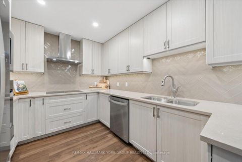 Photo 7 at 402 - 460 William Graham Drive, Rural Aurora, Aurora