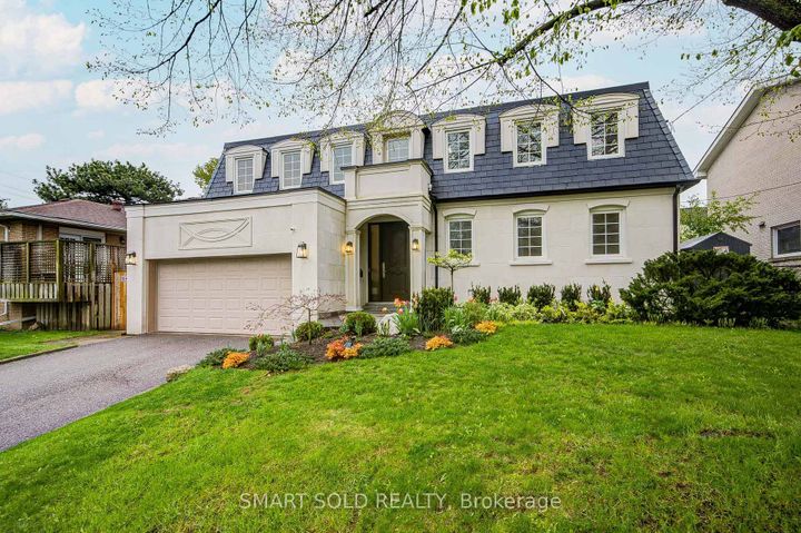 Photo 1 at 4 Knollview Crescent, Bayview Village, Toronto