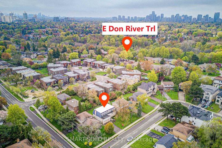 Photo 2 at 4 Knollview Crescent, Bayview Village, Toronto