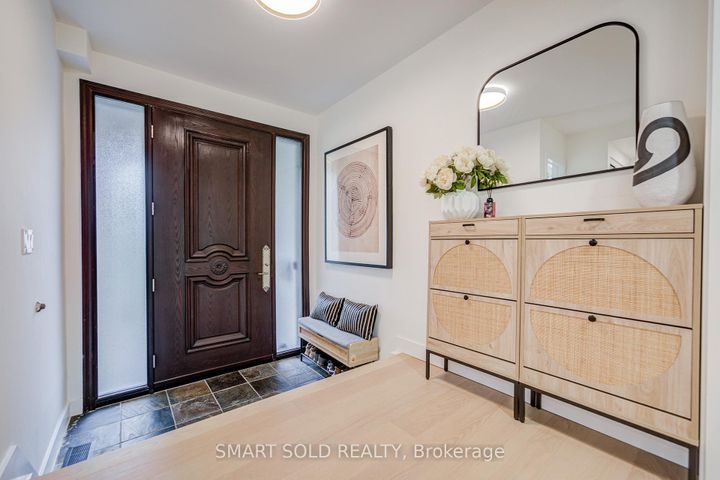 Photo 6 at 4 Knollview Crescent, Bayview Village, Toronto