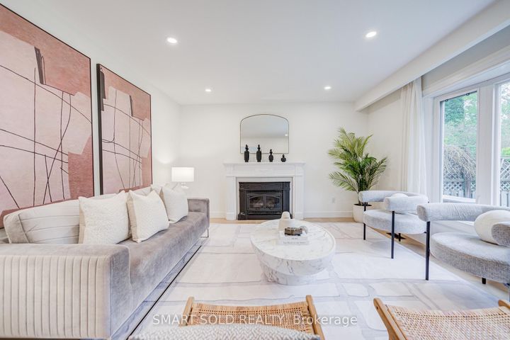 Photo 8 at 4 Knollview Crescent, Bayview Village, Toronto