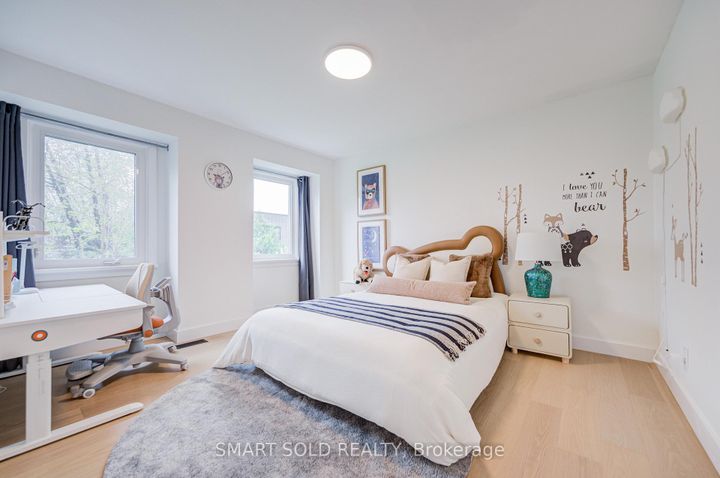 Photo 34 at 4 Knollview Crescent, Bayview Village, Toronto